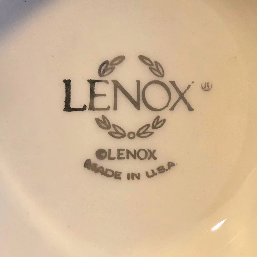 Lenox‎ Pierced Ivory Bone China Vase Gold Trim Made in USA 7.25 Inch Scalloped